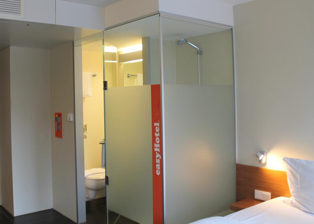 Easyhotel Frankfurt City Center Frankfurt am Main Szoba fotó