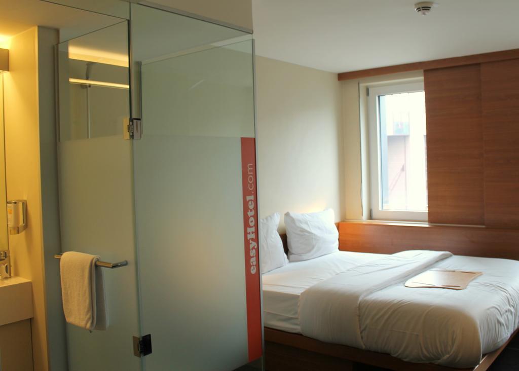 Easyhotel Frankfurt City Center Frankfurt am Main Szoba fotó